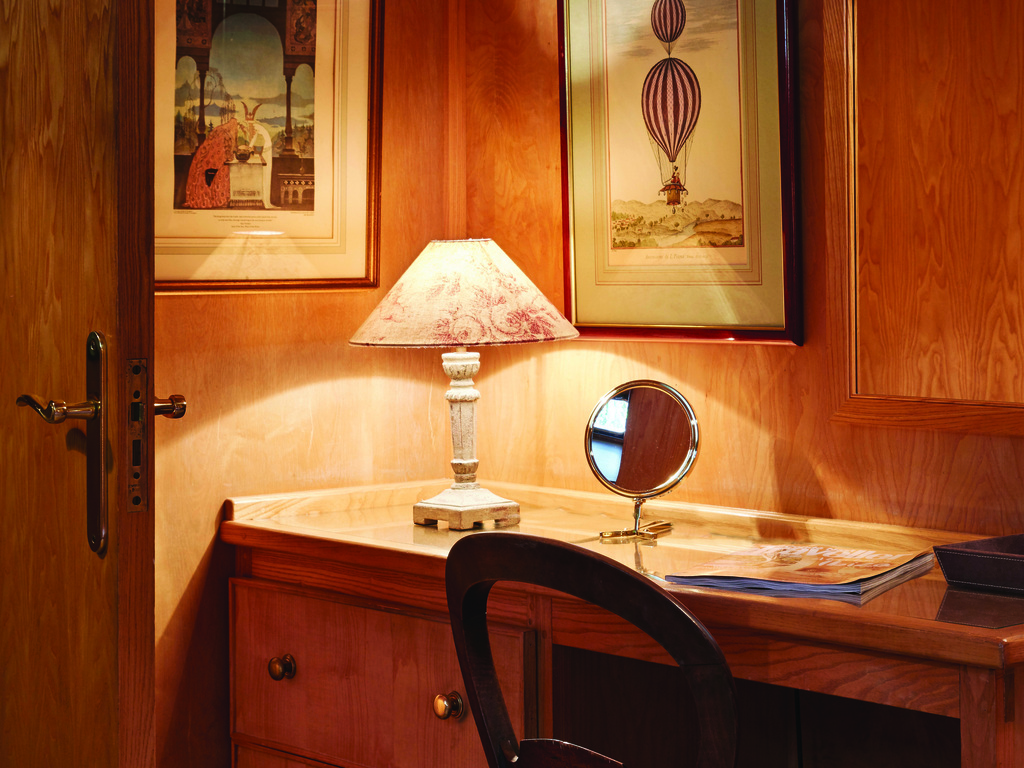 Fleur de Lys, A Belmond Boat – Burgundy